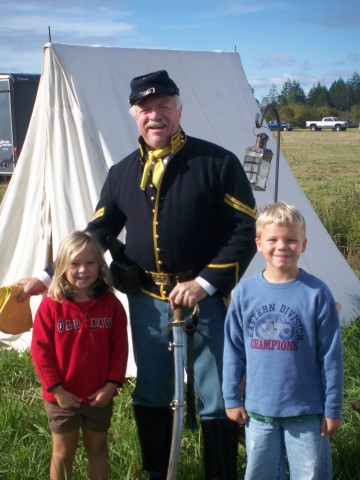 Photo op with a Union Cavalry officer